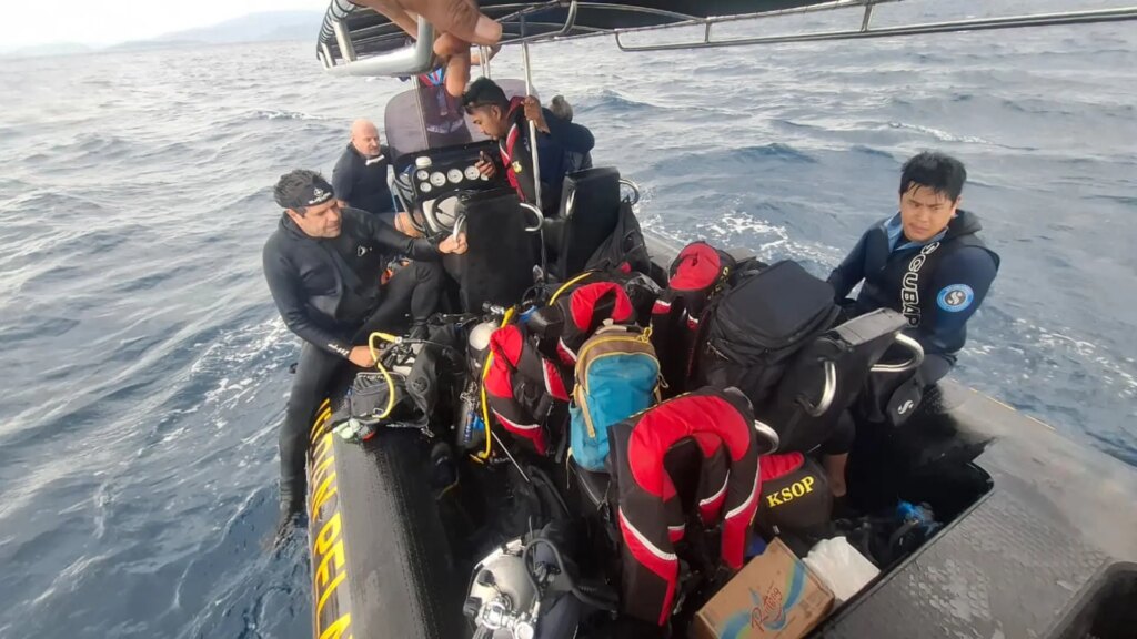 Hallan en Indonesia el cuerpo de Fernando Martín, el español desaparecido en un naufragio junto a su familia