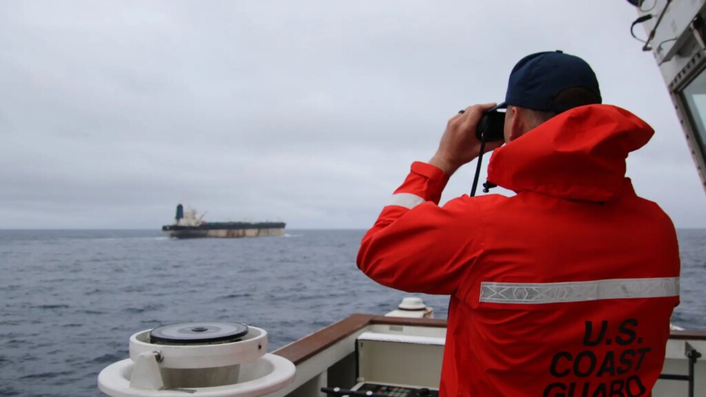 Rusia exige un "trato humano y digno" a la tripulación del petrolero interceptado por EEUU