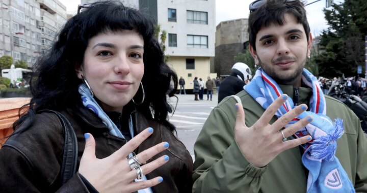 Oleada de aficionados del Celta de Vigo van a Balaídos con las uñas pintadas en apoyo a Borja Iglesias tras los insultos homófobos