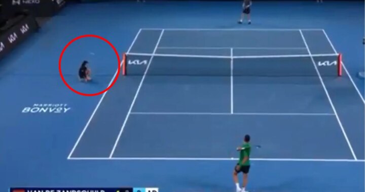 Djokovic, a punto de dar un pelotazo a un recogepelotas: "No era necesario, lo siento por causarle estrés"