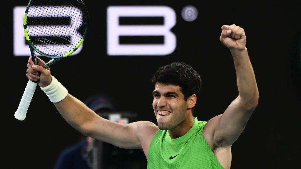 Carlos Alcaraz se mete en su primera final del Open de Australia tras un agónico partido ante Zverev