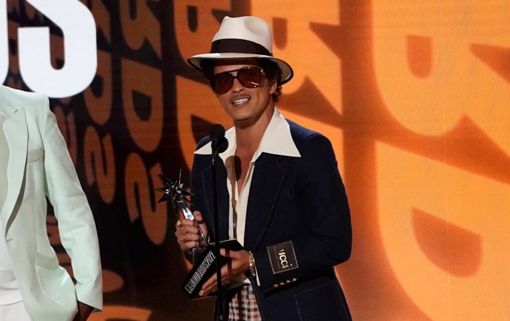 Todo sobre ‘The Romantic’, el esperado regreso discográfico de Bruno Mars