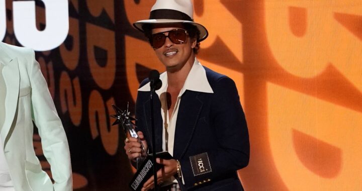 Todo sobre ‘The Romantic’, el esperado regreso discográfico de Bruno Mars