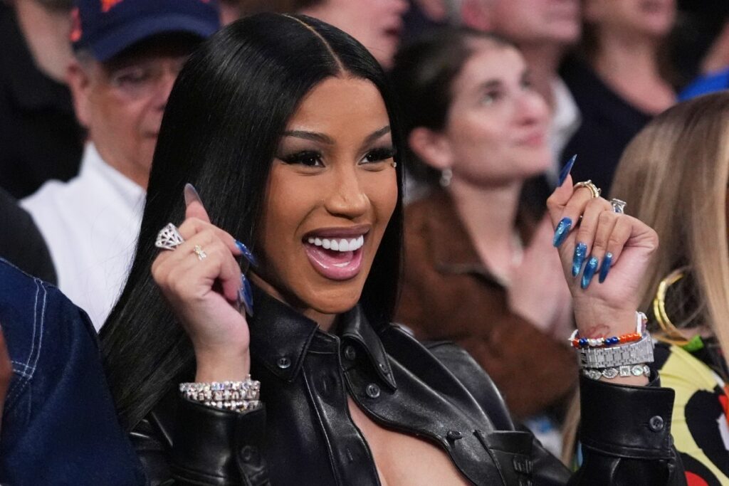 Cardi B celebra la victoria de su novio Stefon Diggs y su pase al Super Bowl