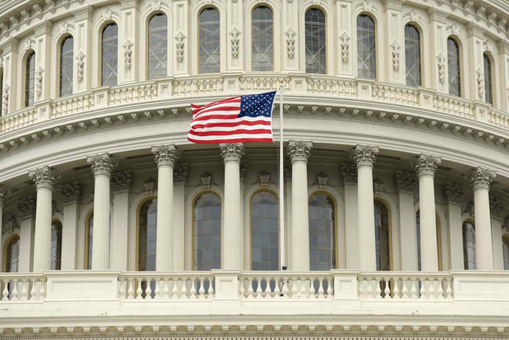 Legislación cripto tiene compromiso demócrata para avanzar, pero enfrenta nuevos obstáculos