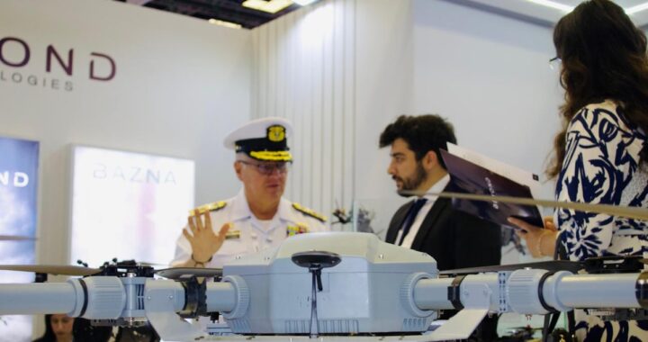 Ministerio de Defensa busca tecnología internacional que pueda ser implementada en el conflicto interno del paísPedro Sánchez conoció algunos equipos de seguridad que ya han sido implementados por otras naciones