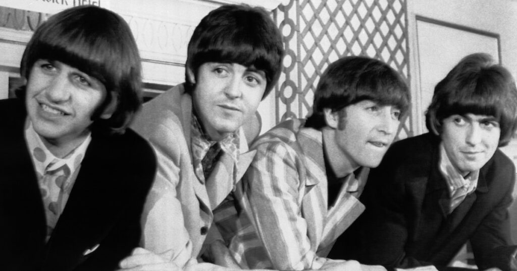 El día en que The Beatles ganó un premio Grammy por revivir a John Lennon con IAGracias a una herramienta de aprendizaje automático, fue posible aislar y mejorar los distintos elementos de la grabación de Lennon, registrada a finales de los años 70 para la canción ‘Now and Then’ lanzada en 2023
