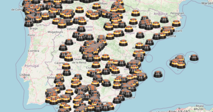 La DGT alimenta la desconfianza en las balizas V16: un fallo deja expuestas en internet las ubicaciones reales de conductores con incidencias en carreteraUn error en la configuración de accesos permitió que motores de búsqueda indexaran el mapa con incidencias reales