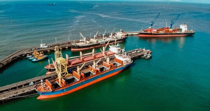 Los productos electrónicos de China golpean el comercio local de El SalvadorEl aumento en la importación de dispositivos tecnológicos provenientes de China, especialmente teléfonos móviles, ha impactado negativamente al comercio local salvadoreño, según cifras del Banco Central de Reserva.