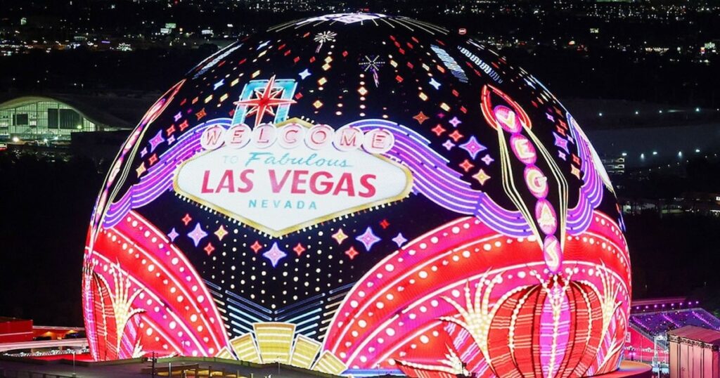 The Sphere tendrá una nueva versión con tecnología inmersiva y un domo LED para 6.000 personasLa gran esfera en Las Vegas integrará 167.000 altavoces y avanzados efectos sensoriales