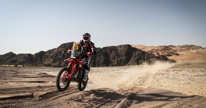 Schareina gana en motos la tercera etapa del Dakar y Sainz se aúpa en la general de coches