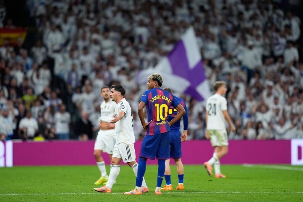 Barça y Real Madrid afrontan un Clásico con título y futuro en juego