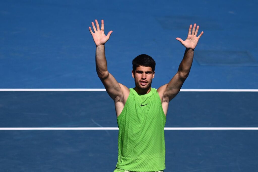 Alcaraz arrasa a Paul y avanza a su techo en Australia