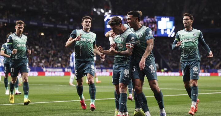 El Alavés despega y deja tocado al Espanyol