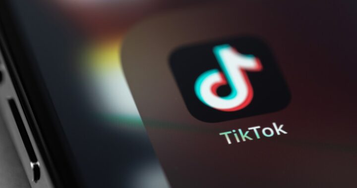 Usuarios reportan fallos en TikTok tras cambio de dueños
