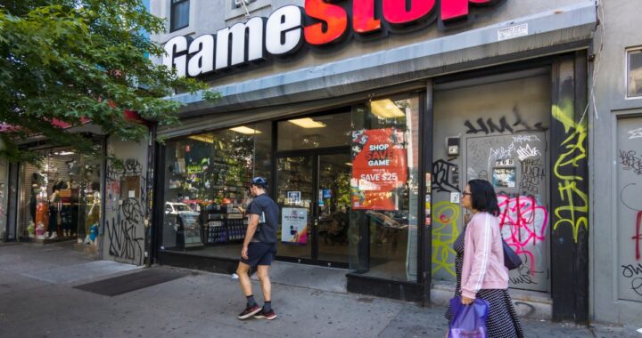 Fallo en sistema de GameStop permitía generar dinero infinito con una Nintendo Switch 2