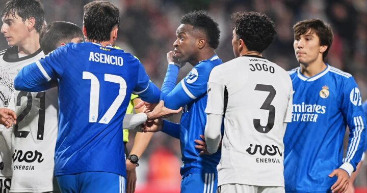 Identifican y proponen sanción al espectador que le lanzó una piel de plátano a Vinícius en el Albacete - Real Madrid de Copa del Rey