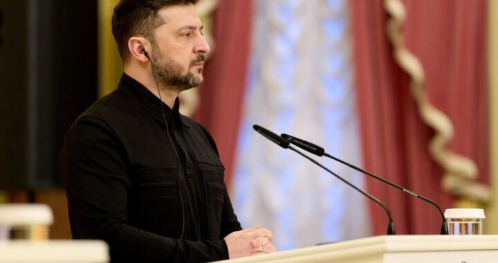 Zelenski se impacienta con la UE: pide una "fecha concreta" de entrada a la Unión el día después de recibir 90.000 millones en ayudas