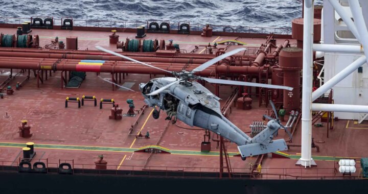 Estados Unidos intercepta un segundo petrolero en el Índico por violar su bloqueo de petróleo en el Caribe