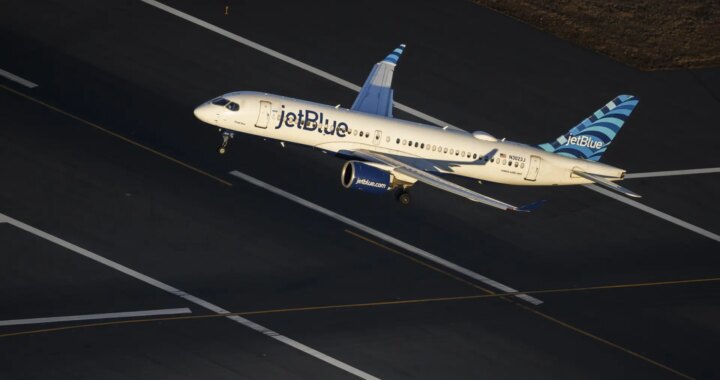 Un avión de JetBlue, obligado a aterrizar de emergencia tras un sufrir un fallo en un motor