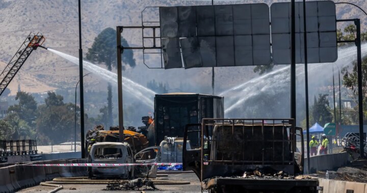 Cuatro muertos y 17 heridos en Chile tras la explosión de un camión con gas licuado