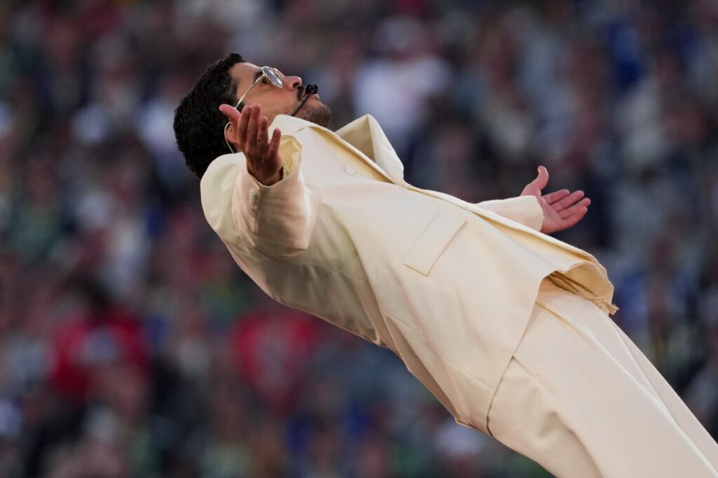 Bad Bunny borra todo de sus redes tras histórico medio tiempo del Super Bowl