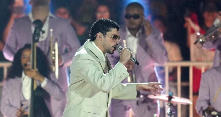 Bad Bunny despide a Willie Colón durante su concierto en Brasil: “Se fue una gran leyenda”