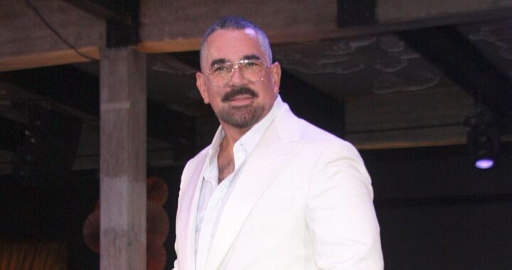 Eduardo Santamarina celebra el debut de su hijo en TelevisaUnivision