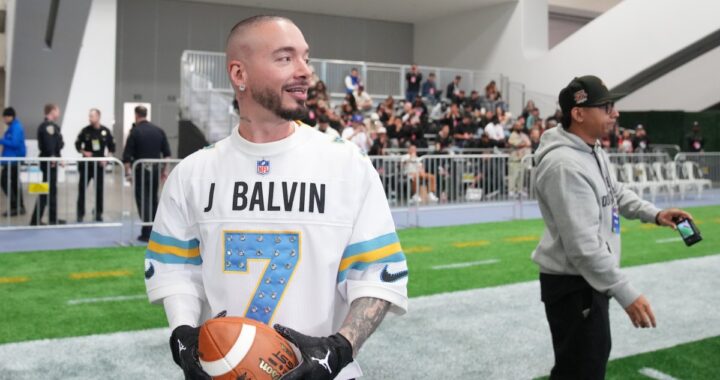 J Balvin brilló en el Flag Football Game del Super Bowl LX