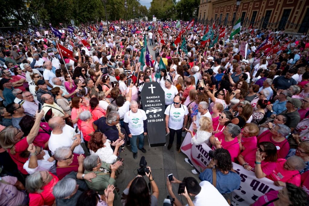 La Fiscalía de Andalucía archiva las denuncias por la crisis de los cribados de cáncer contra dos exconsejeros | Sociedad