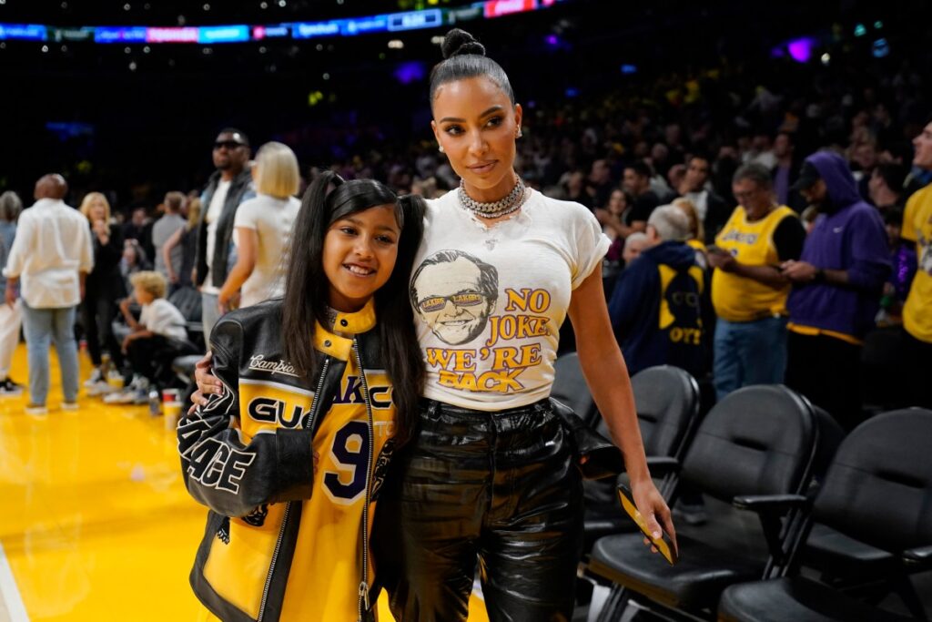 North West debuta como empresaria a sus 12 años con una línea de ropa y joyería 