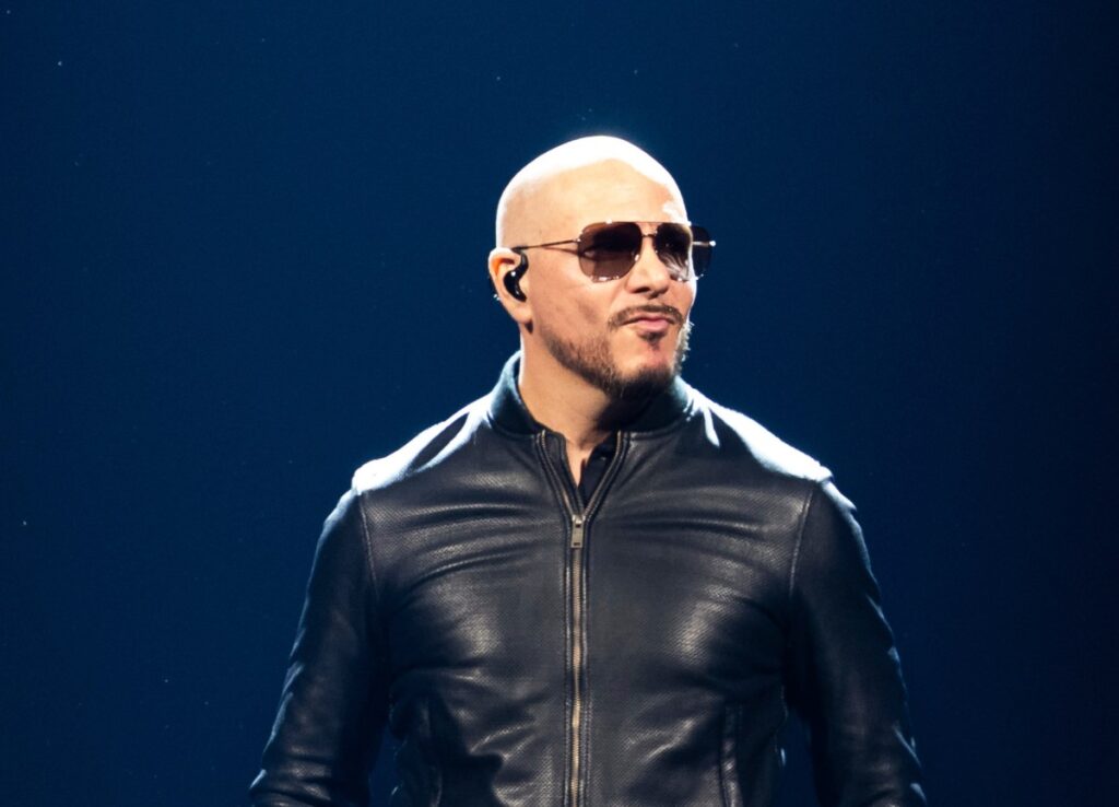Pitbull intentará romper el récord Guinnes en uno de sus shows: ¿Qué hará?