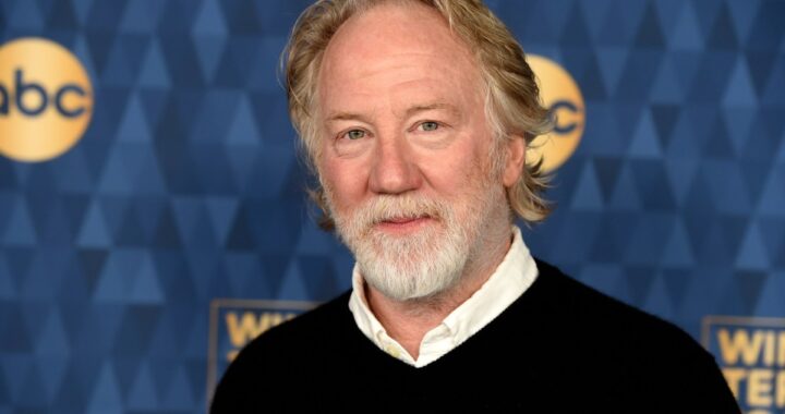 El actor Timothy Busfield es acusado formalmente por abuso sexual infantil