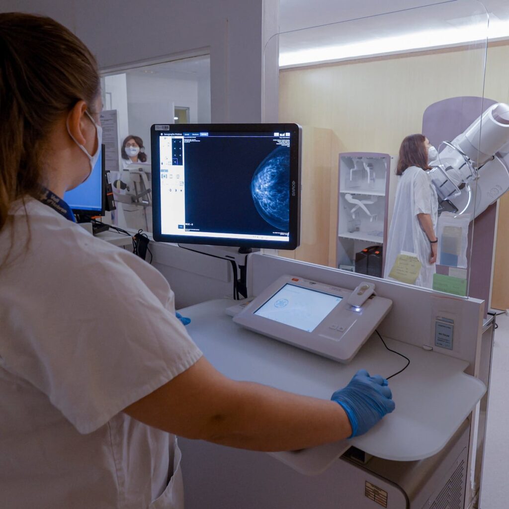 Éxito inicial de una vacuna personalizada contra el cáncer de mama triple negativo, el más agresivo | Ciencia