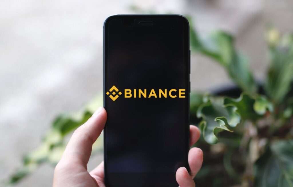 Binance niega despidos de investigadores por presuntos flujos cripto a Irán por USD $1.700 millones