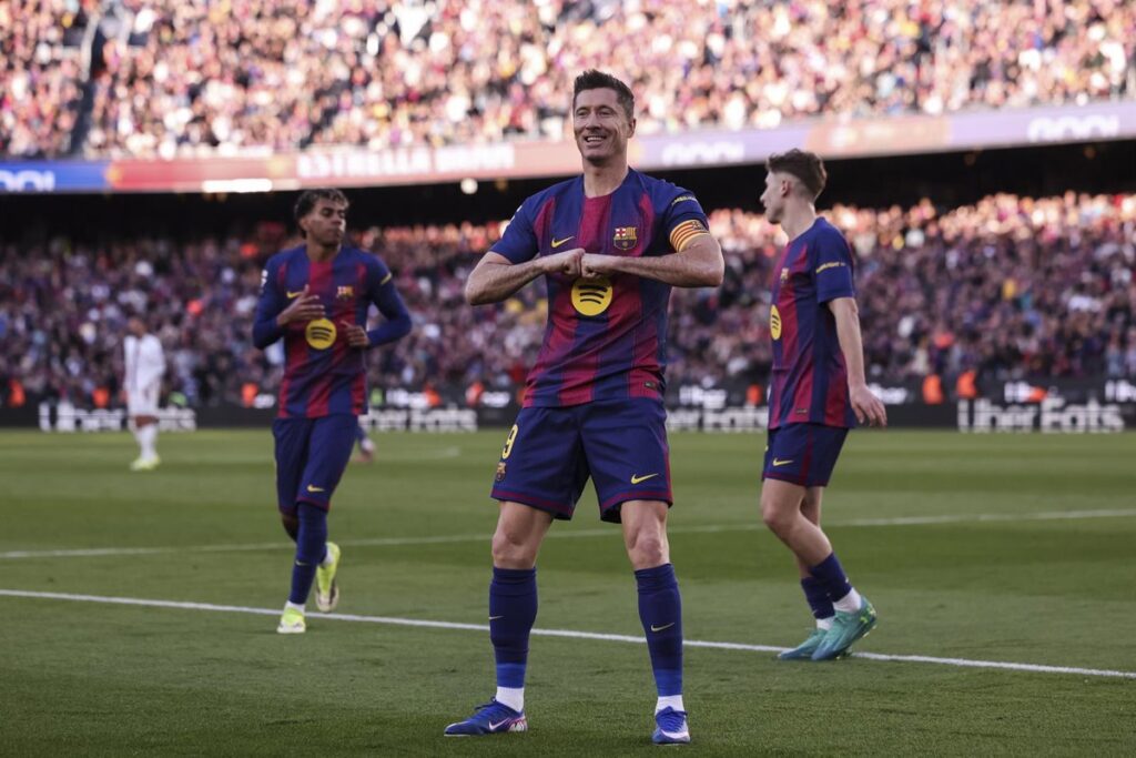 El Barça desarma al Mallorca y sigue luciendo liderato