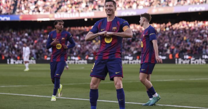 Lewandowski celebra su gol en el Barça 3-0 Mallorca en el Camp Nou