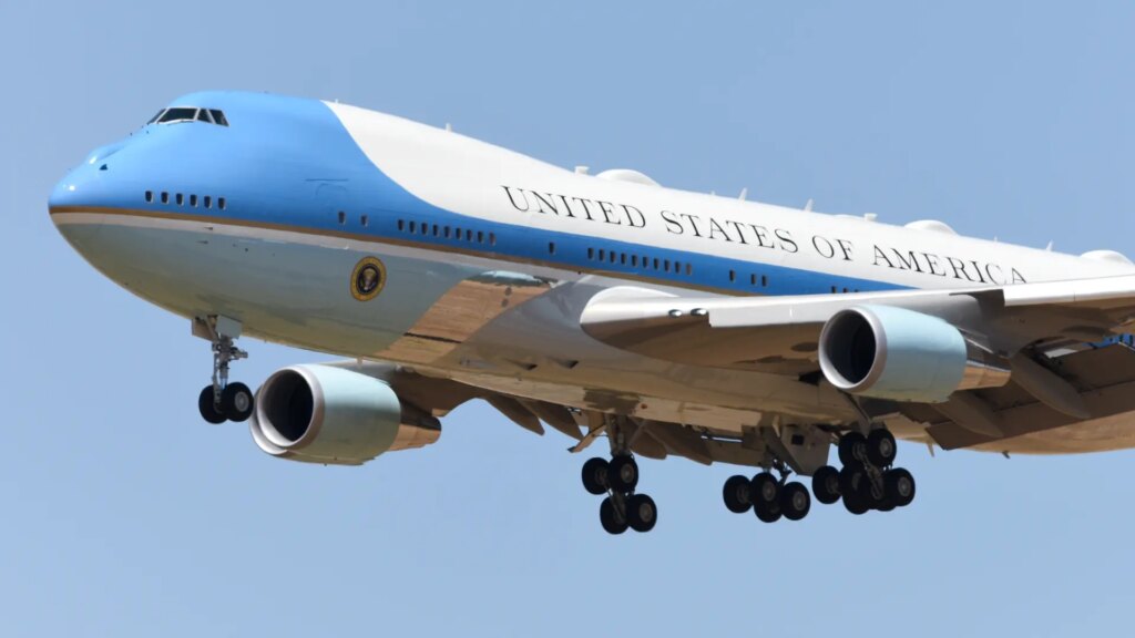 El Air Force One cambia de apariencia: ahora tendrá los colores favoritos de Trump