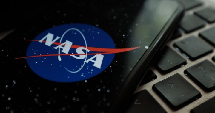 NASA permitirá que los astronautas lleven sus iPhone a la Luna en Artemis II