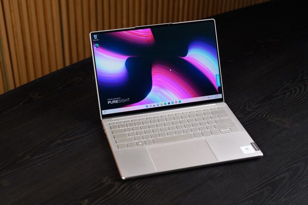 Lenovo presentó la nueva memoria RAM de 96GB que incluirá en en sus portátiles ultra ligeras