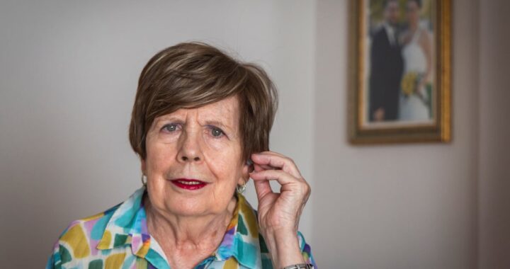 ‘Oídos cansados’: millones de mayores sufren una enfermedad que sale cara, aísla y la sanidad pública no financia | Sociedad