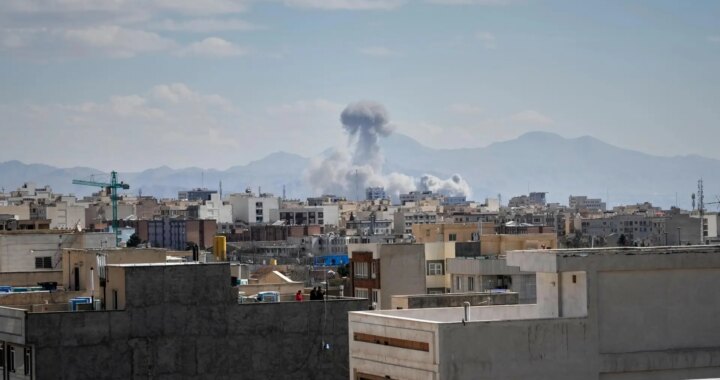 EEUU e Israel atacan Irán, en directo | Israel ataca el corazón de Teherán tras la muerte de Jamenei e Irán bombardea bases de EEUU y Reino Unido