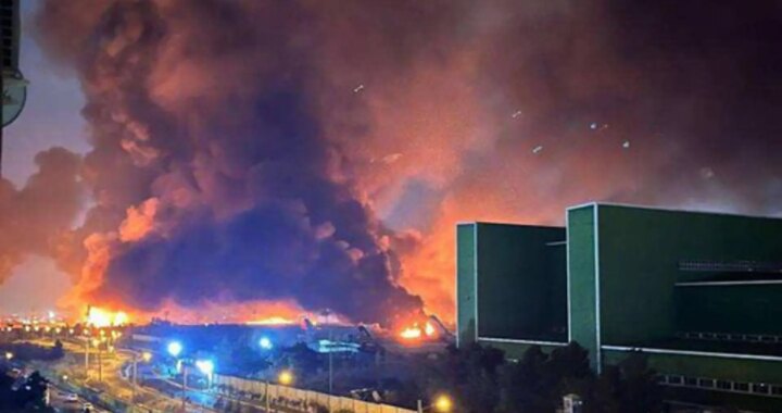 Guerra en Irán y última hora del ataque de Israel y EEUU, en directo | Israel lanza un ataque masivo para aislar Teherán y Trump proclama la derrota de Irán, que suspende bombardeos a países vecinos