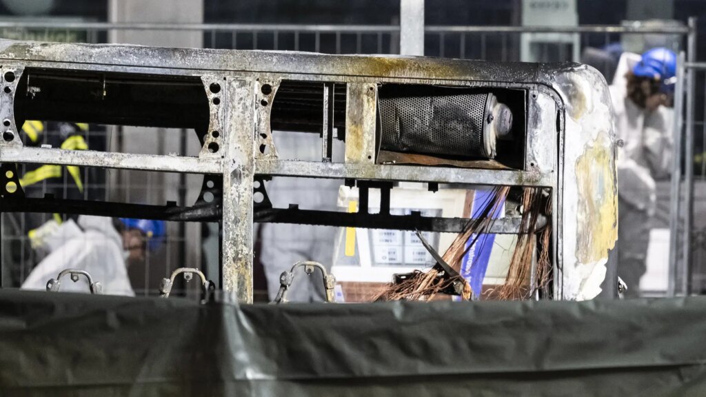 Al menos seis muertos y cuatro heridos al incendiarse un autobús en Suiza