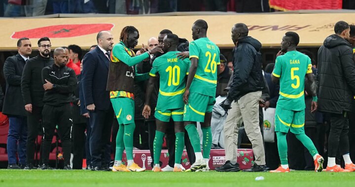 Así fue el polémico momento de la final de la Copa de África que deja a Senegal sin el título y se lo da a Marruecos dos meses después