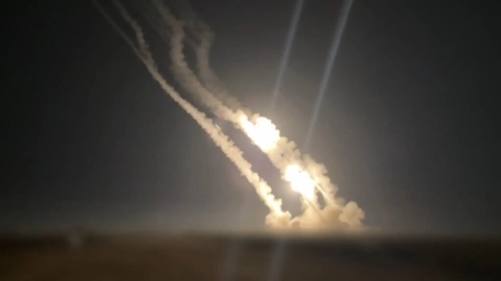 Guerra en Irán, en directo | Irán ataca la sede del programa nuclear de Israel en respuesta al bombardeo de uno de sus centros clave de enriquecimiento de uranio