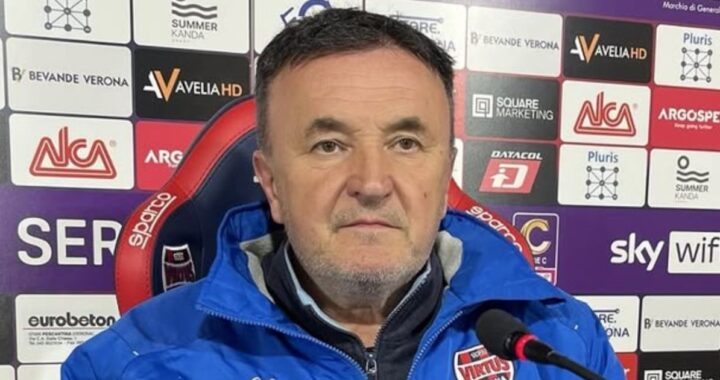 Fin de una era: el entrenador que se despidió a sí mismo tras 44 años en el cargo