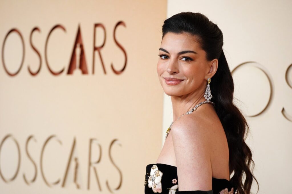Anne Hathaway reacciona a los comentarios sobre su rostro tras su aparición en los Oscar