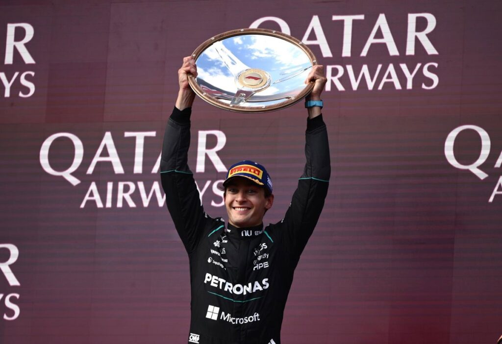 Russell y Mercedes arrasan en Australia y Alonso abandona dos veces