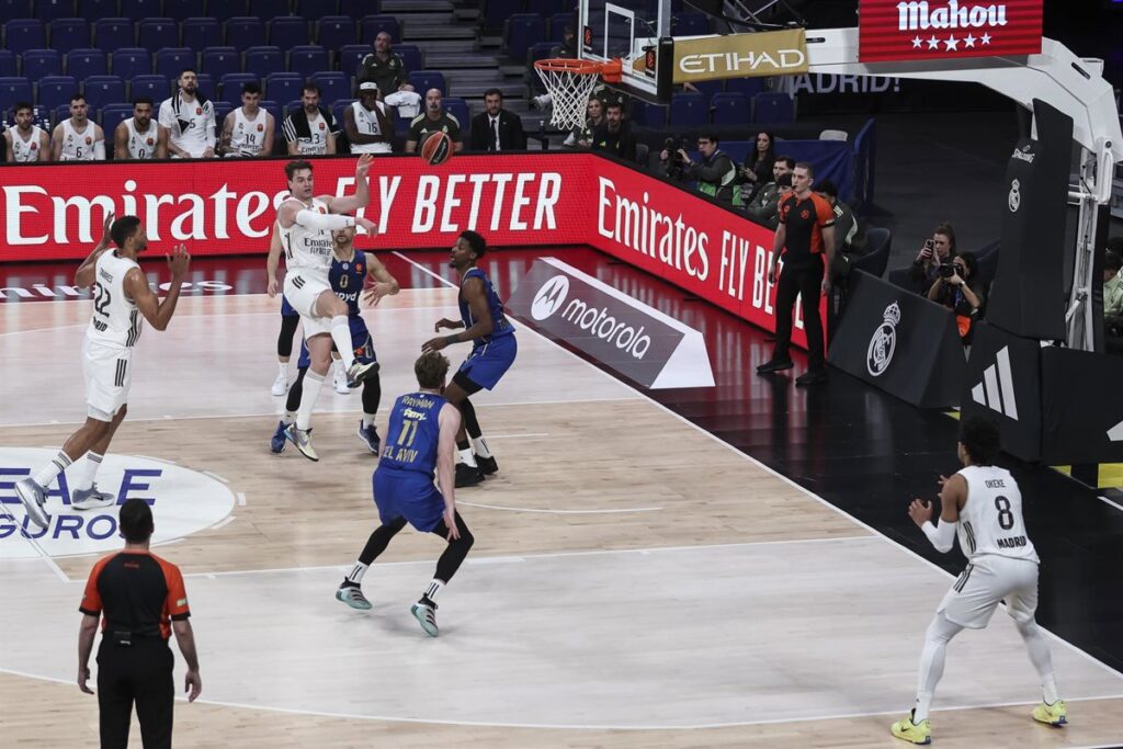 El Real Madrid vive un duelo vital en su apagado fortín
